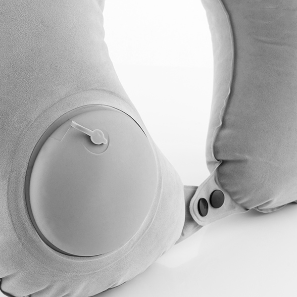 Ise täituv kaelapadi