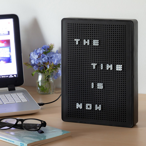 Valgustusega Pegboard