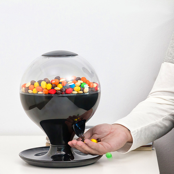 Liikumisanduriga kommide ja suupistete dosaator